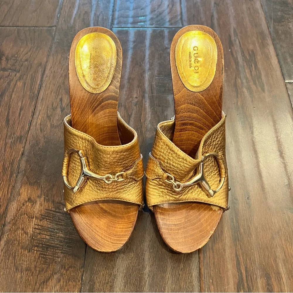 Authentic Gucci Women's Metallic Gold Slide Sandals with Horsebit Detail